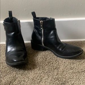 urban outfitters double zip black booties size 8